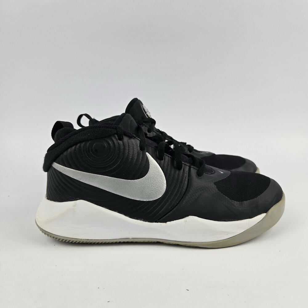 Nike Shoes Boys Size 6.5 Team Hustle D9 Basketball Sneaker Black Mid Top - Picture 2 of 9